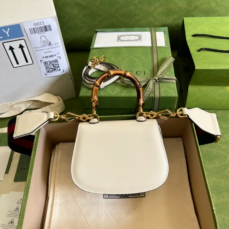 686864 CM 9 High-Quality Bags - Image 2