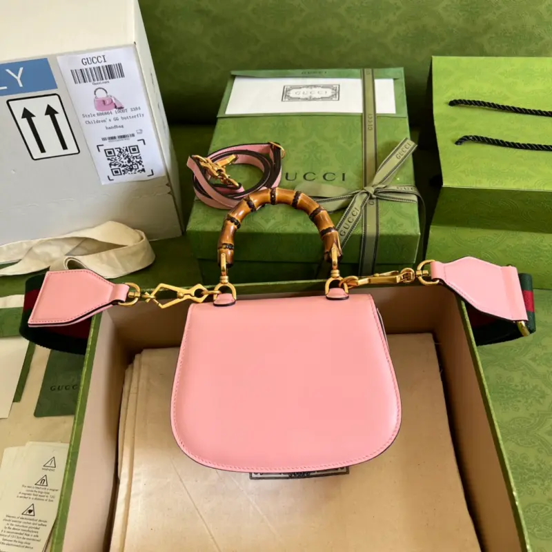 686864 CM 10 High-Quality Bags - Image 2