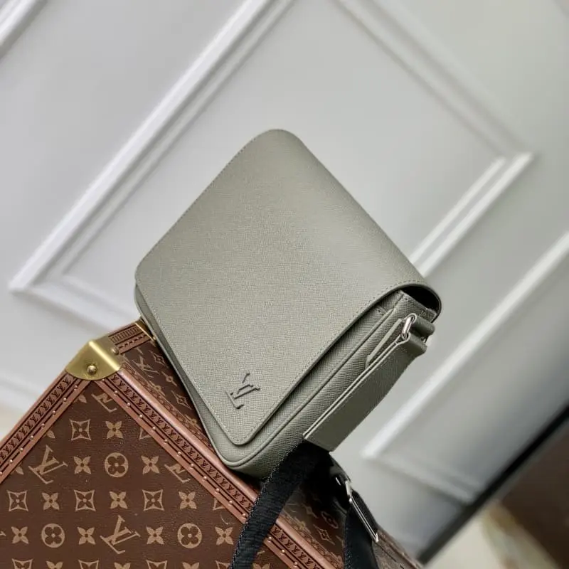 M30851 Green 26x20x7cm High Quality Bags - Image 2