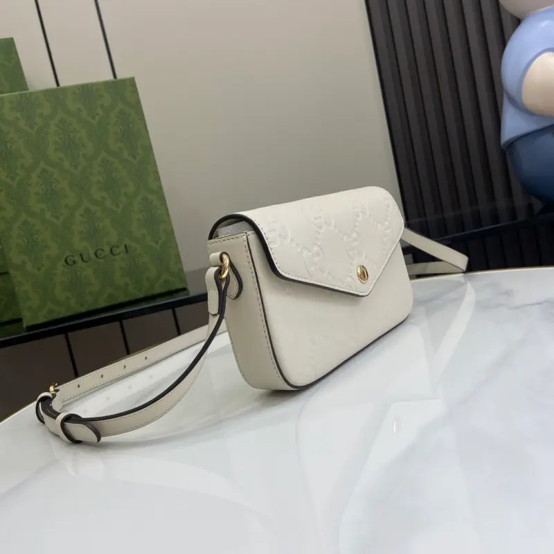 772794 CM 4 High-Quality Bags - Image 2