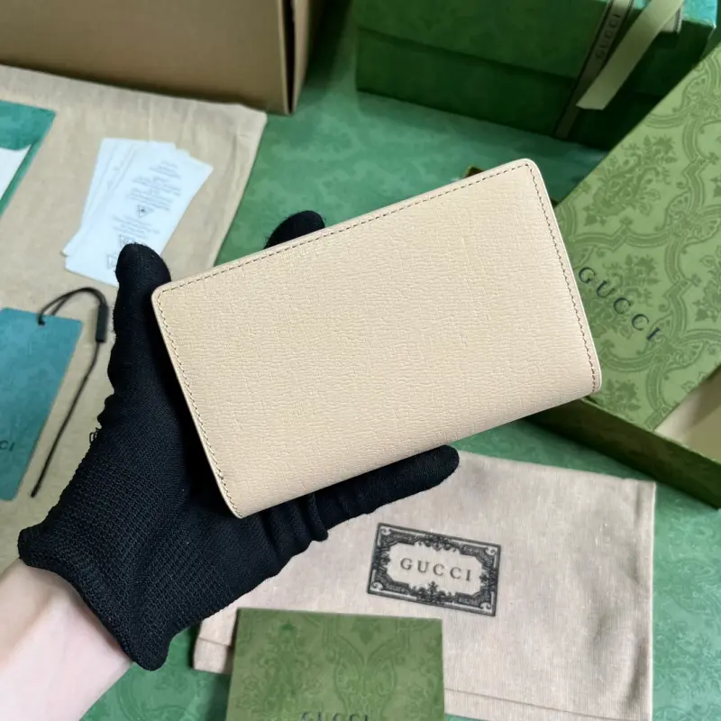 772640 CM 4 High-Quality Bags - Image 2