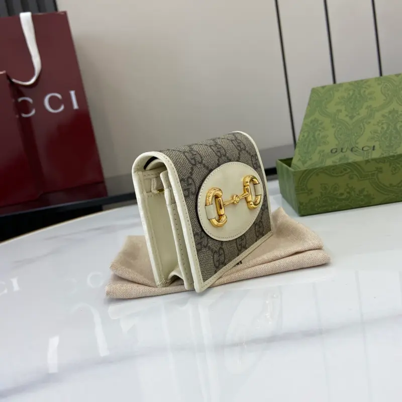 621887 CM 4 High-Quality Bags - Image 2