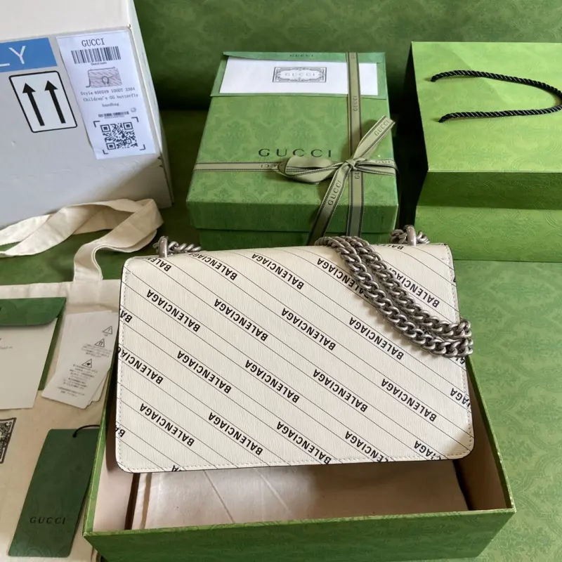 400249 CM 4 High-Quality Bags - Image 2