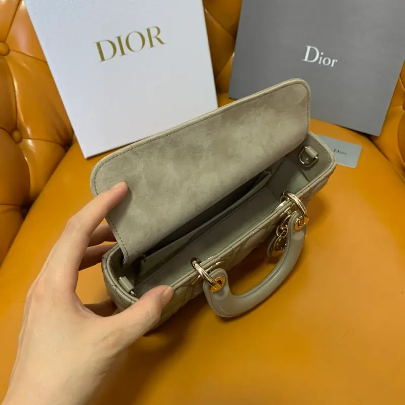 ML270 4 High Quality Bags - Image 8