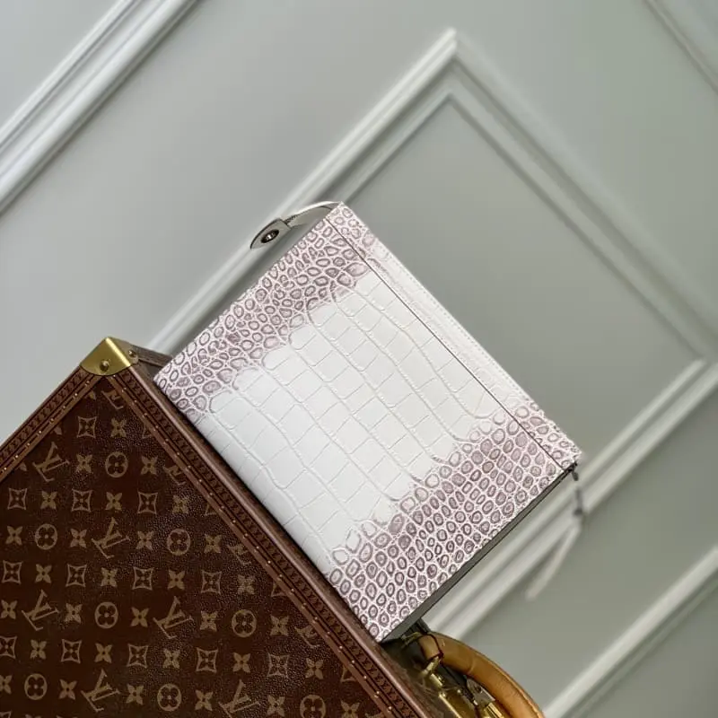 N41696 Crocodile White 26x20x5cm High Quality Bags