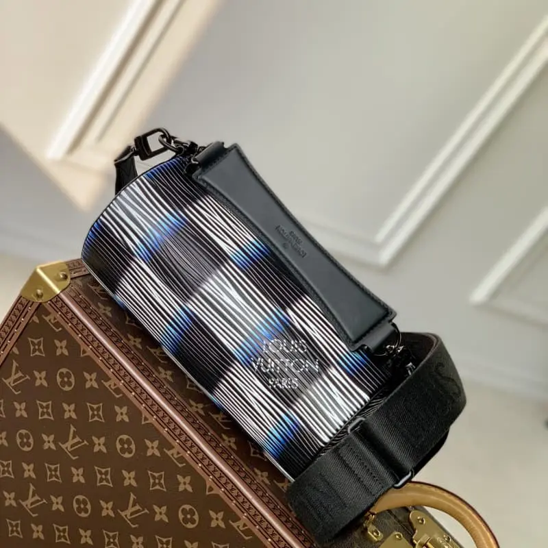 M23744 26x14x14cm High Quality Bags