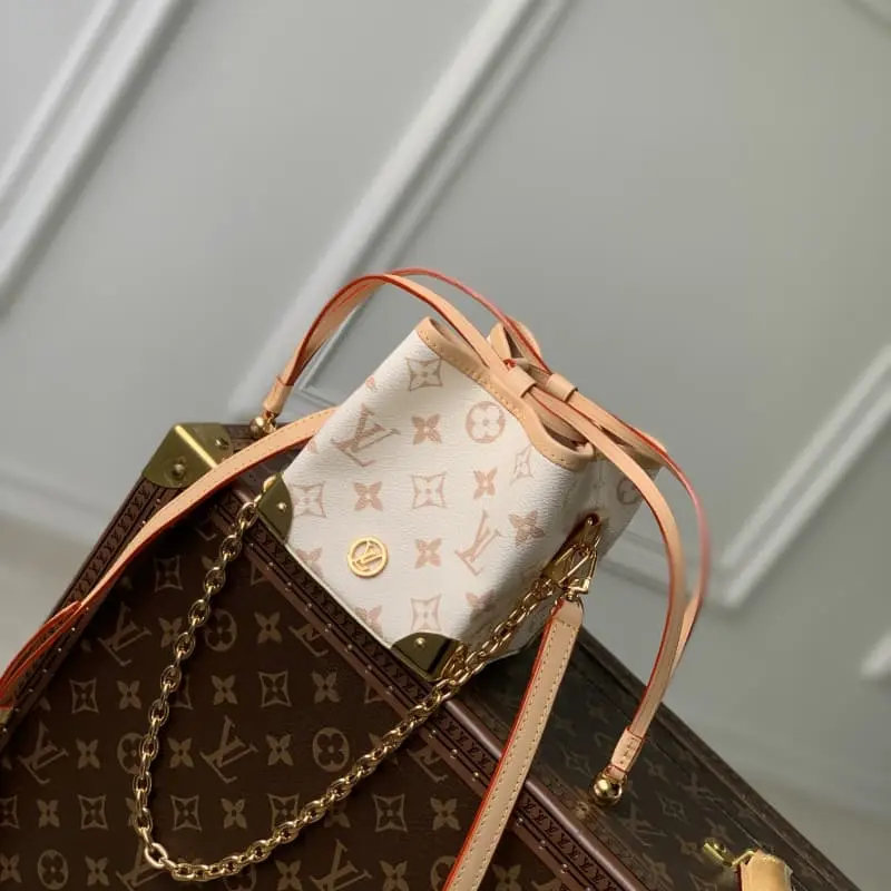 M83227 White Flower 11.5x11.5x11.5cm High Quality Bags