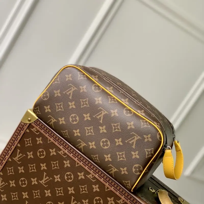 M47528 S1 28x16x13cm High Quality Bags