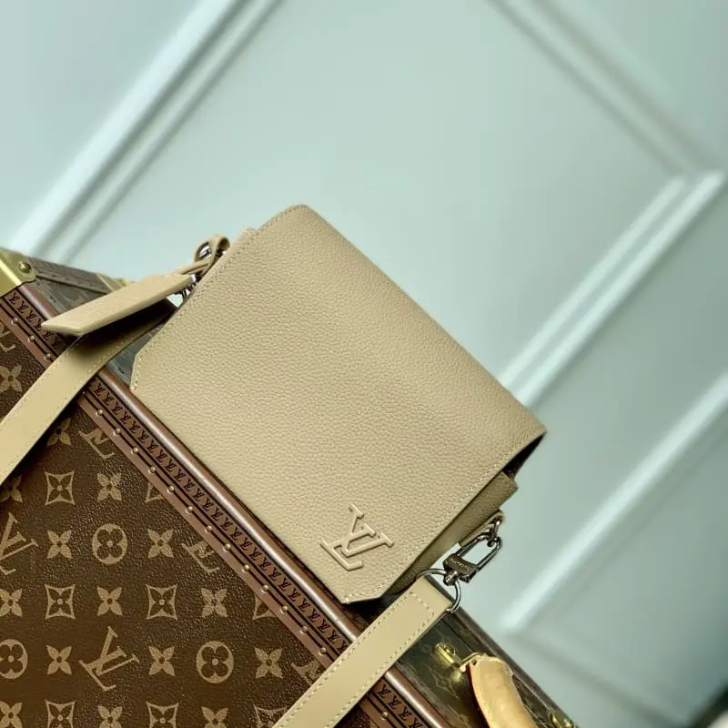 M82804 S1 17.3x12x7cm High Quality Bags