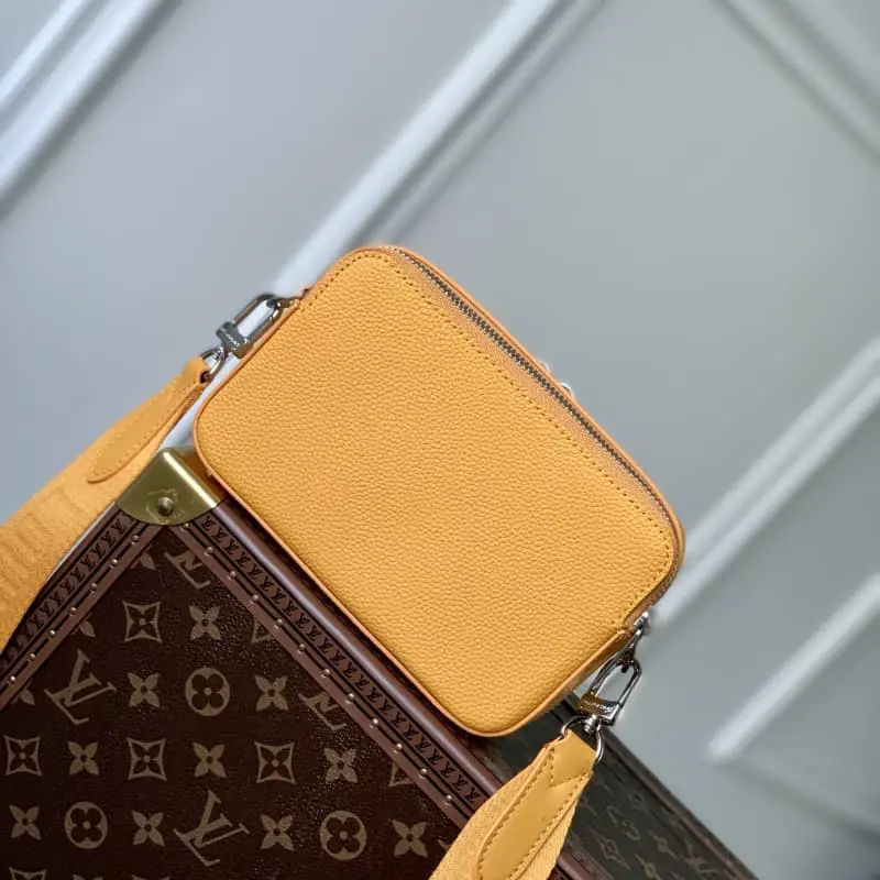 M59161 Yellow 18.5x11x6.5cm High Quality Bags