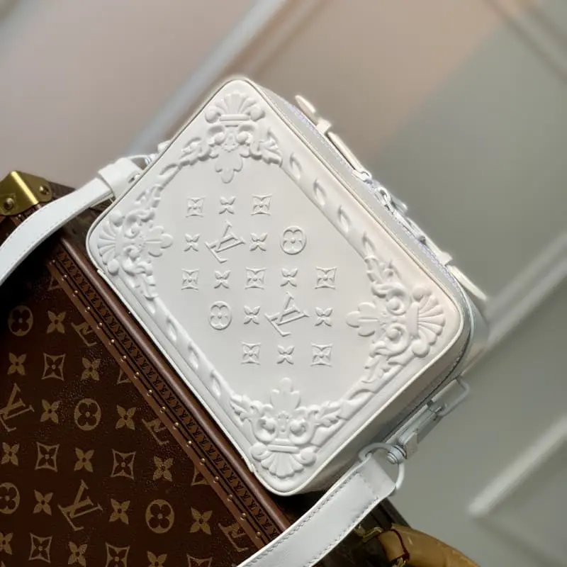 M21833 White 21.5x15x7cm High Quality Bags