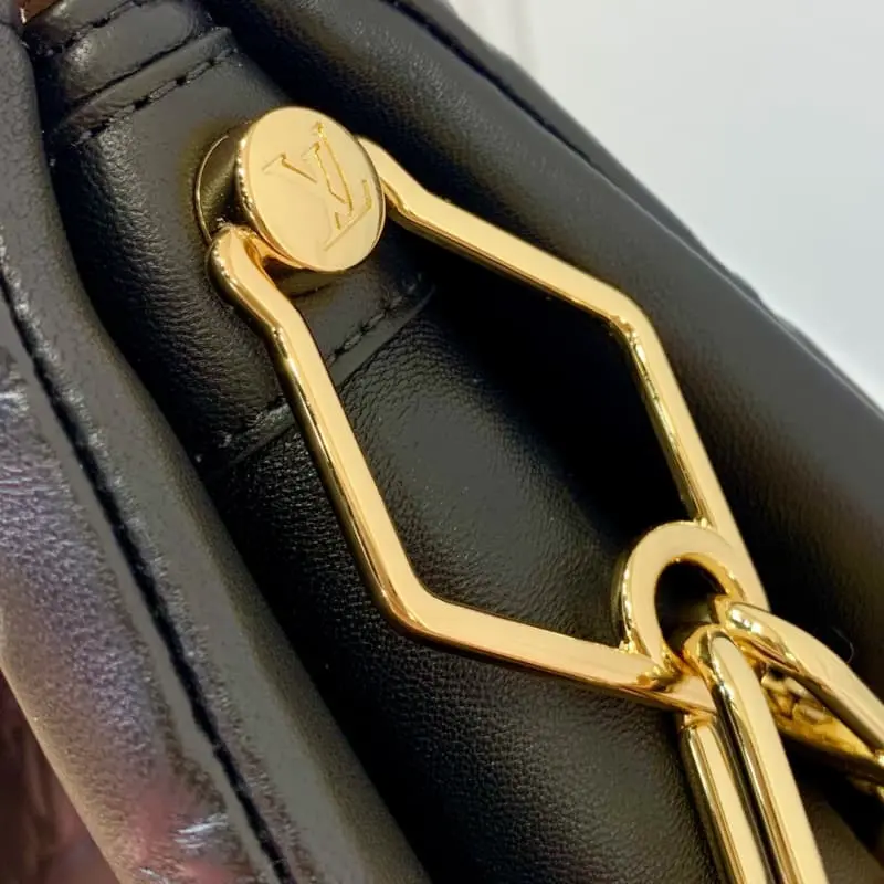 M57790 26x20x12cm High Quality Bags