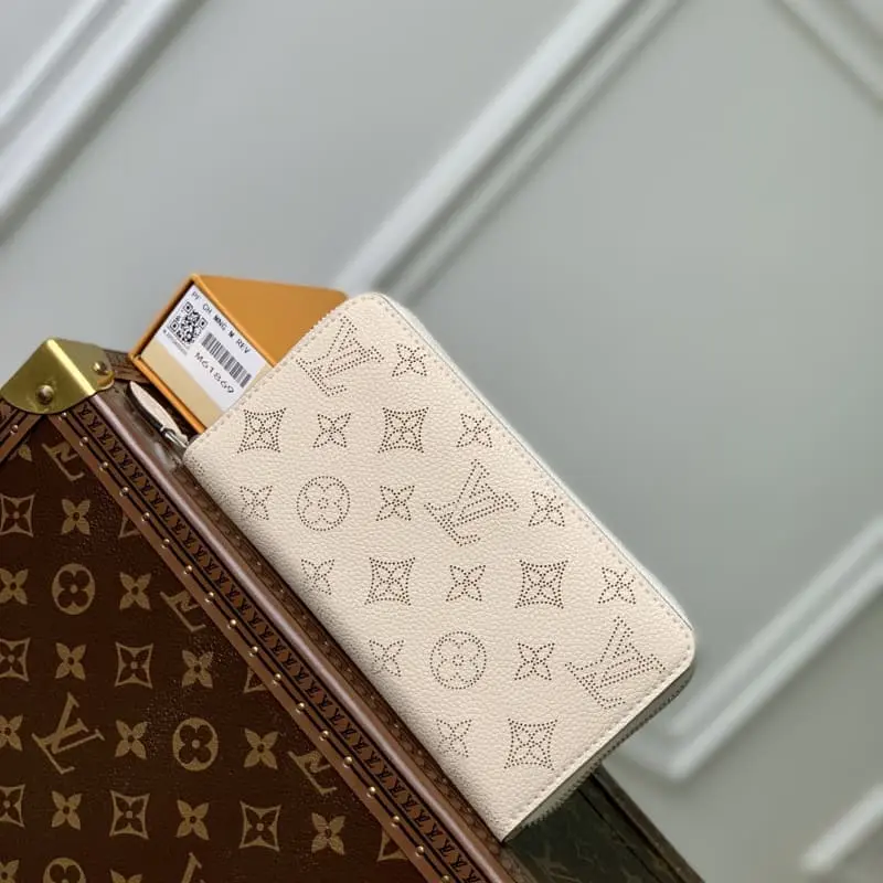 M61869 White 19x10cm High Quality Bags