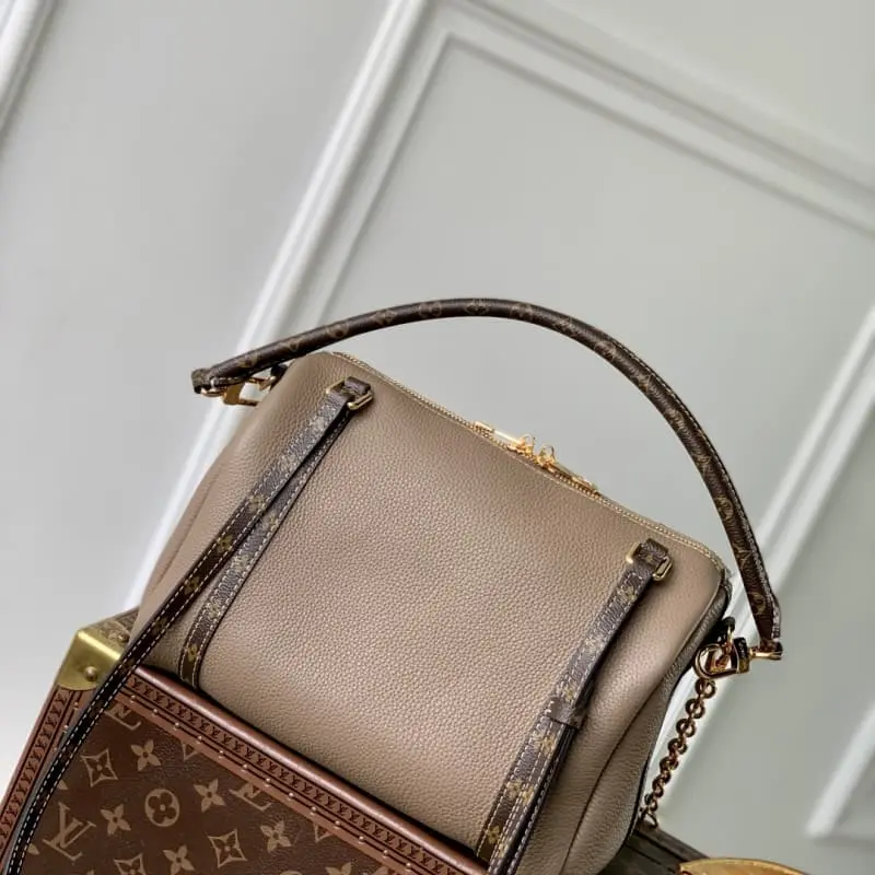 M13667 S2 25x15x18cm High Quality Bags - Image 2