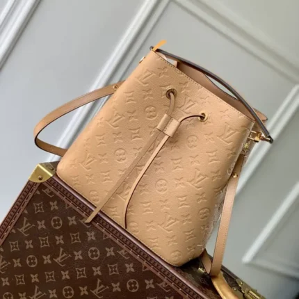 M45256 Light Brown 26x26x17.5cm High Quality Bags