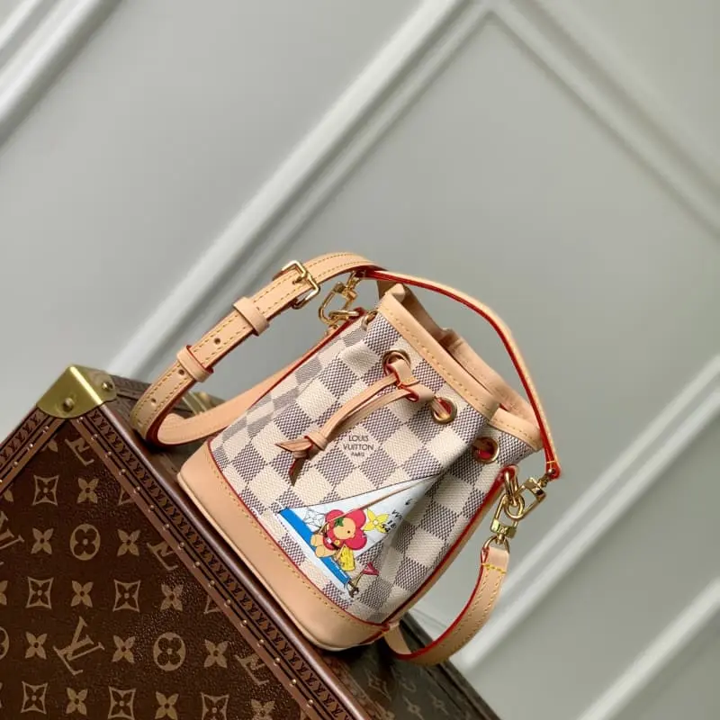 N40511 13x16x10cm High Quality Bags