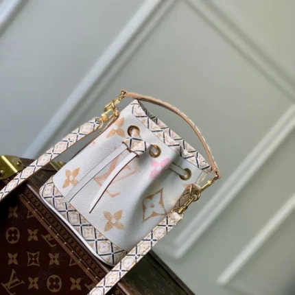 M82386 Apricot 13x16x10cm High Quality Bags