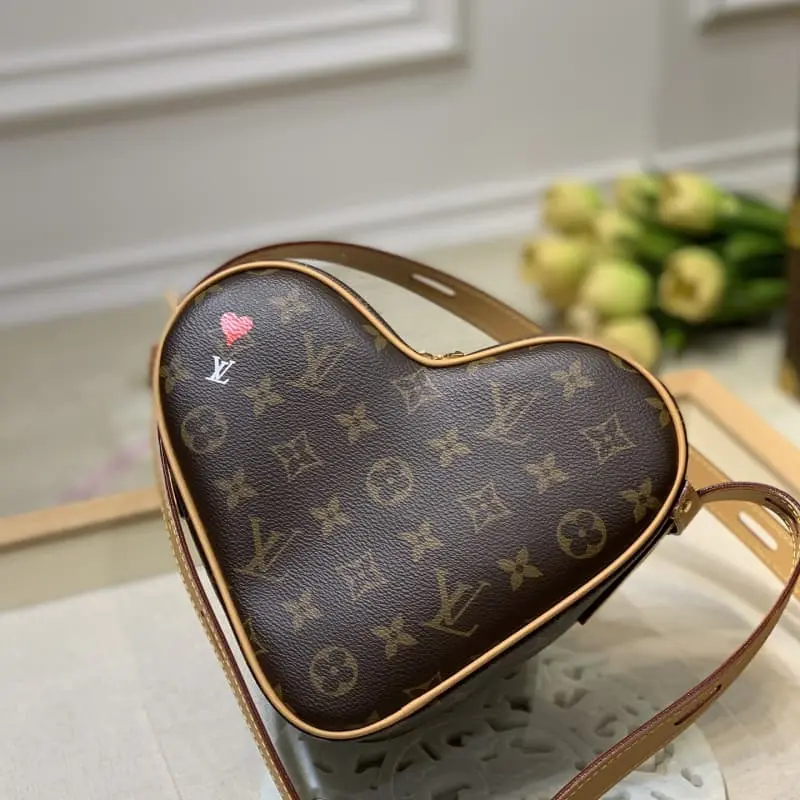 M57456 22x16x6cm High Quality Bags