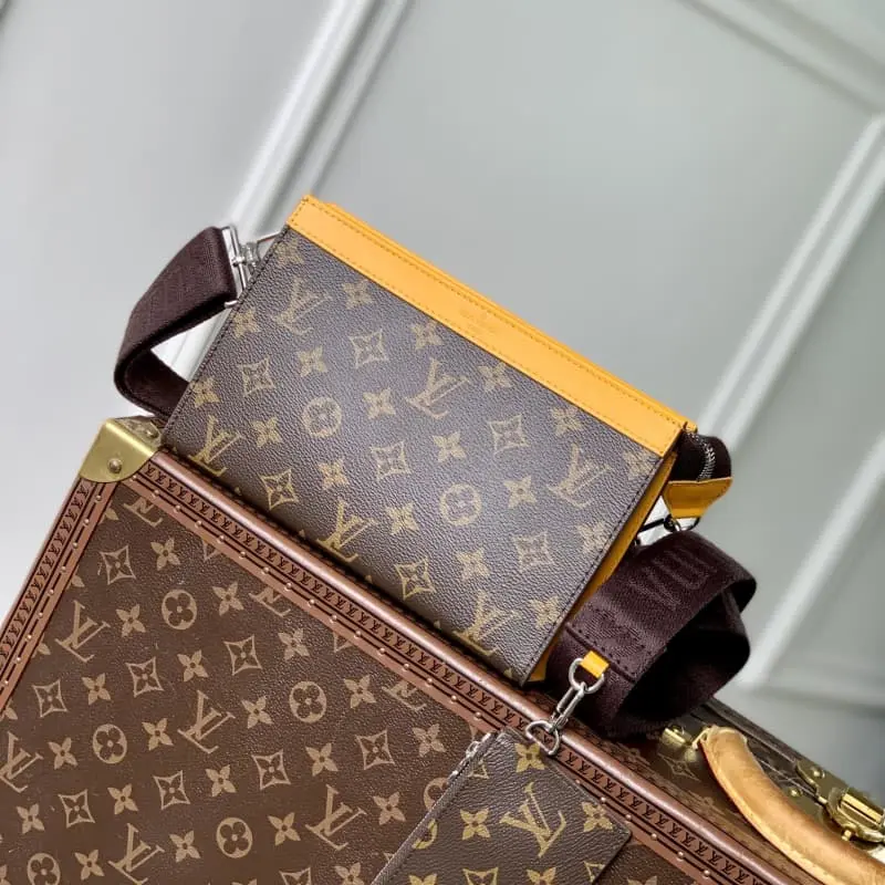 M81124 Yellow 18.5x11x6.5cm High Quality Bags