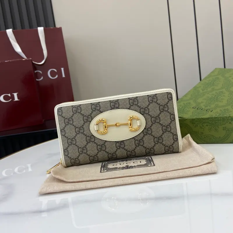 621889 CM 3 High-Quality Bags