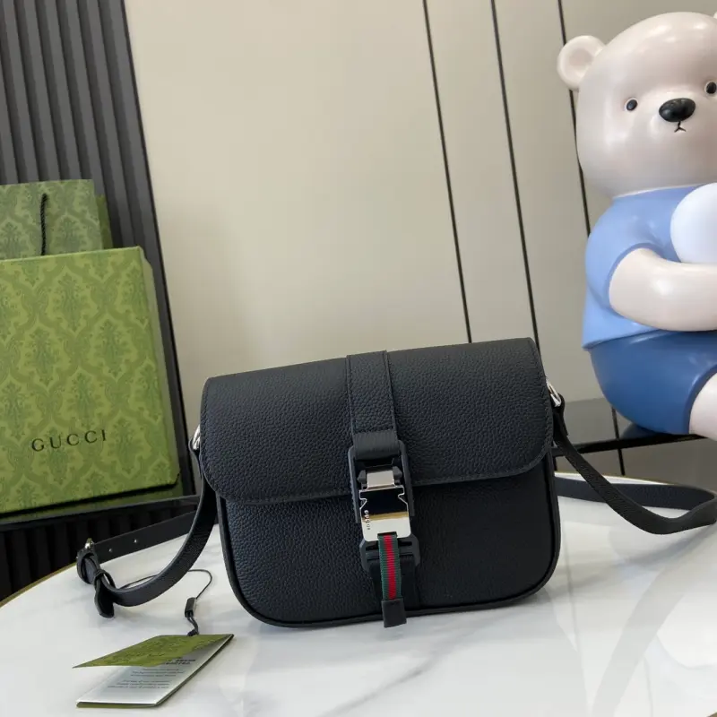 800313 High-Quality Bags