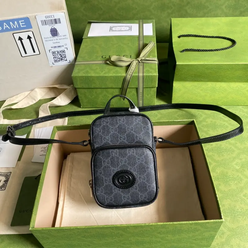 672952 High-Quality Bags