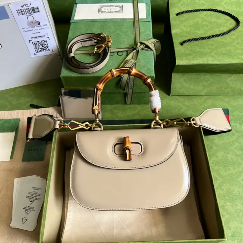 675797 CM 17 High-Quality Bags