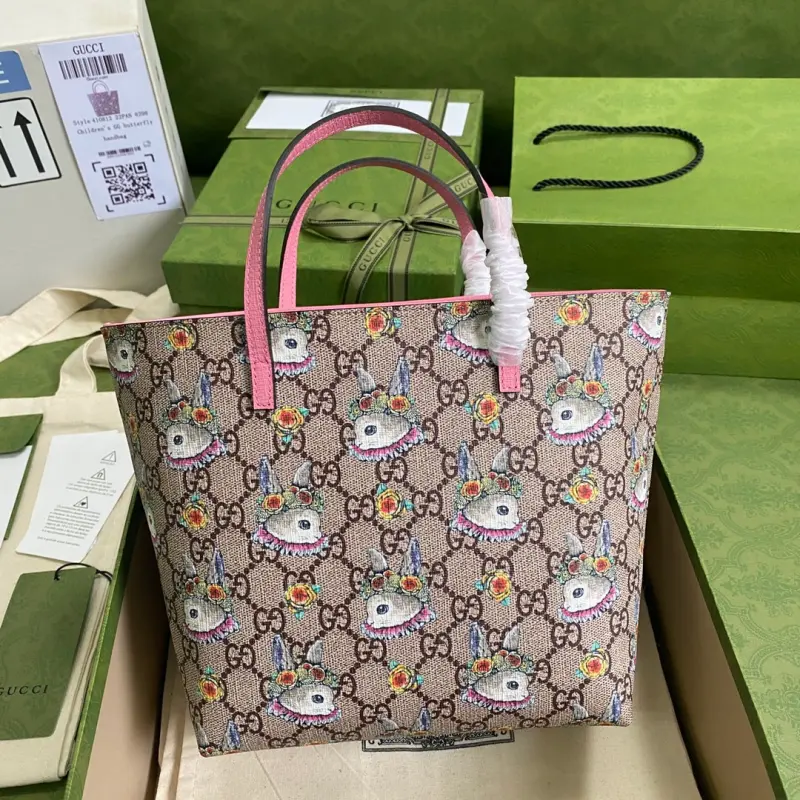 410812 CM 22 High-Quality Bags