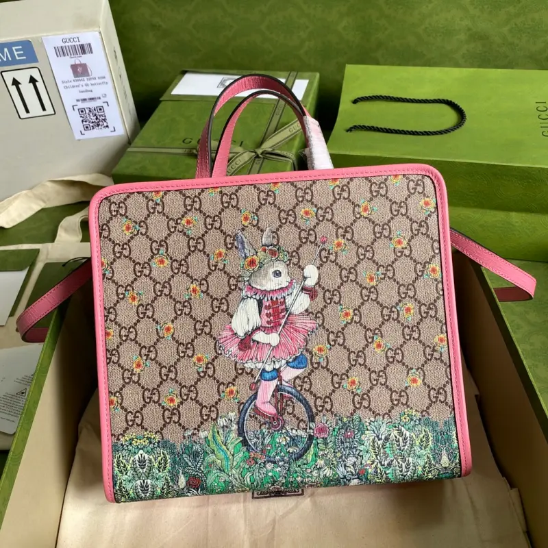 630542 CM 4 High-Quality Bags