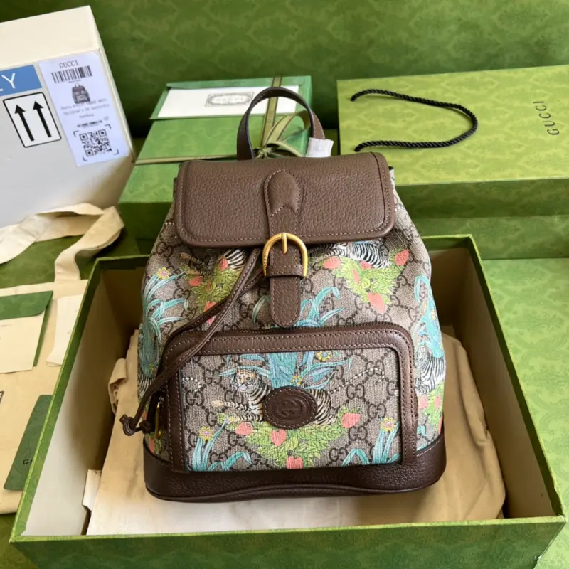 674147 High-Quality Bags