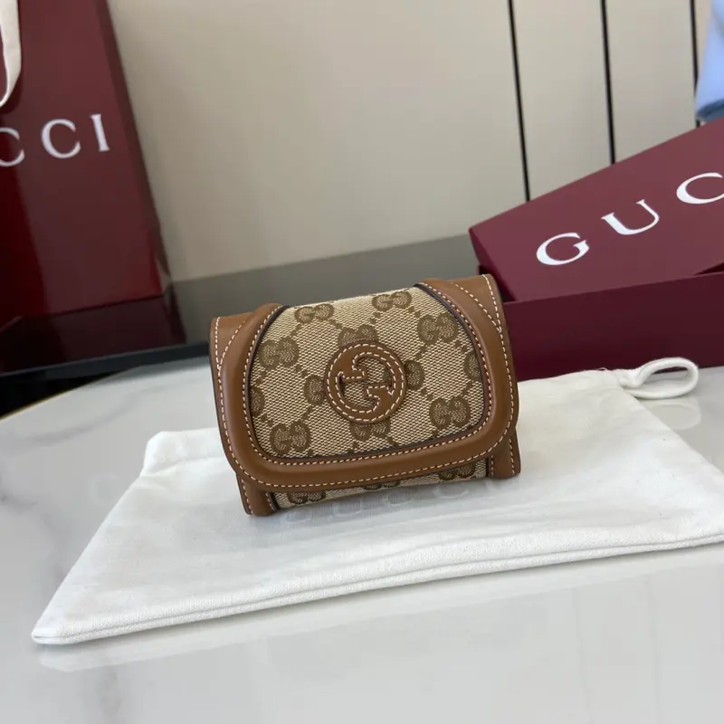 818811 CM 1 High-Quality Bags