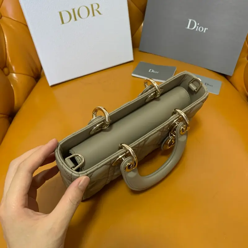 ML270 4 High Quality Bags - Image 7