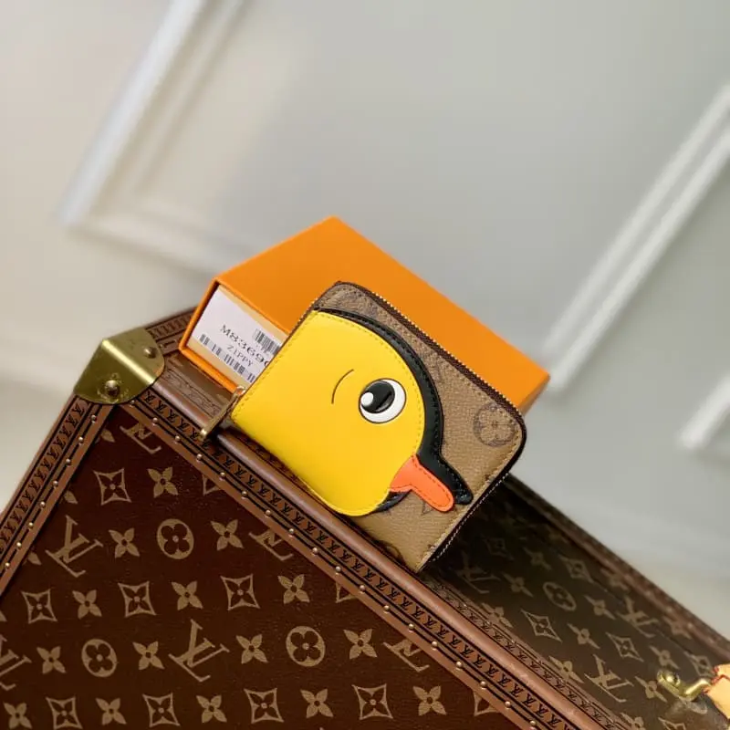 M83690 Little Yellow Duck HH124 11x8x2cm High Quality Bags