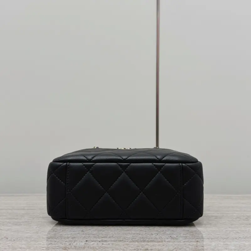 25c Camera Bag Black High Quality Bags - Image 4