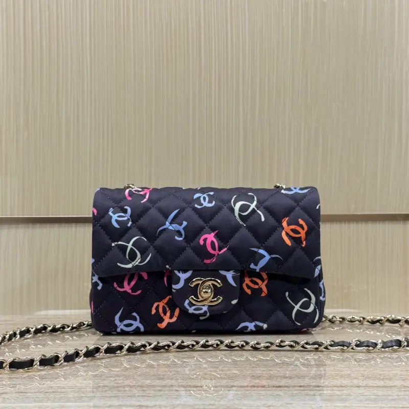 24s Graffiti cf20 High Quality Bags