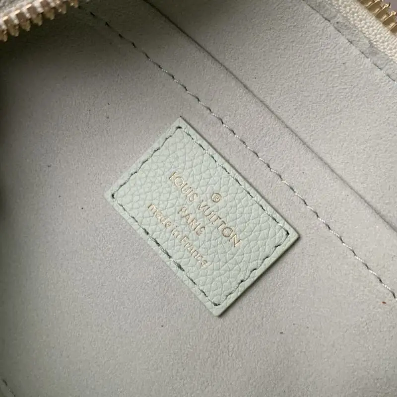 M24605 18x12.5x11cm High Quality Bags